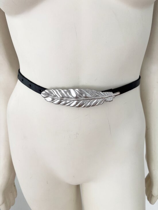 VTG Feather Buckle Black Leather Boho Skinny Belt main image 4